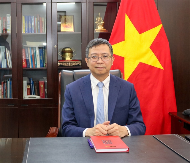 三中衛還是